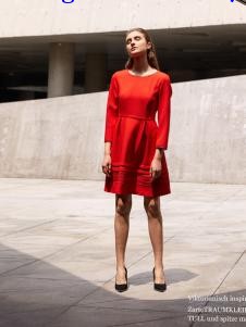 2018迪奥女装诱惑红色连衣裙