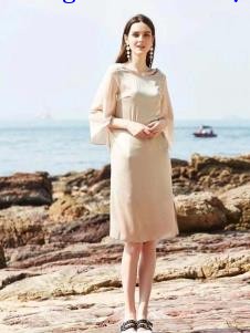 惠之良品品牌折扣女装极简连衣裙