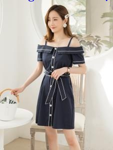 LIYA LISA莉雅莉萨一字肩连衣裙