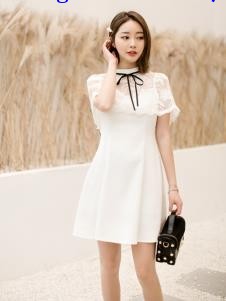 LIYA LISA莉雅莉萨白色连衣裙
