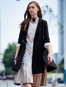 37°生活美学女装极简上衣
