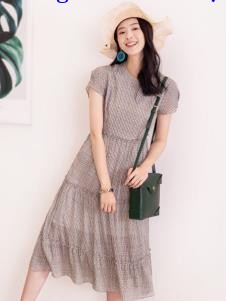 2019布根香女装夏款红色衬衫