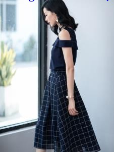 2019优衣美女装条纹连衣裙