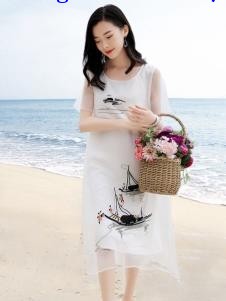 彩知丽CZHLE白色连衣裙