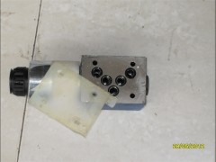 力士乐\电磁阀\4WE10C33 CG24N9K4